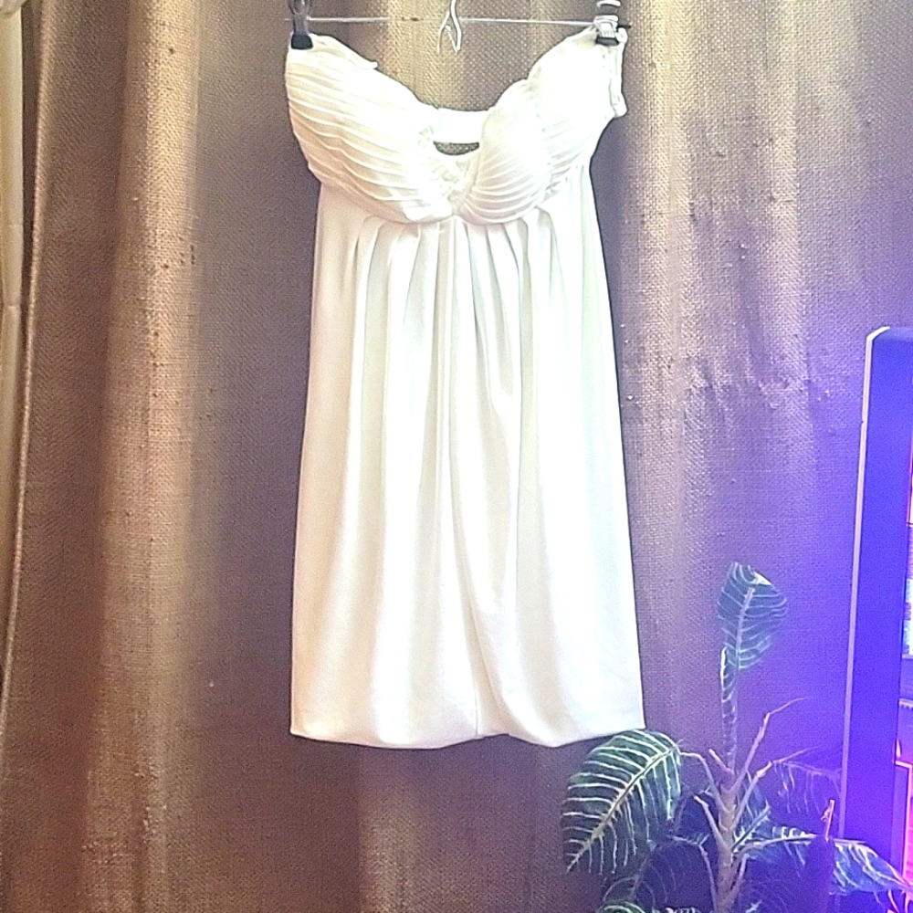 White strapless dress